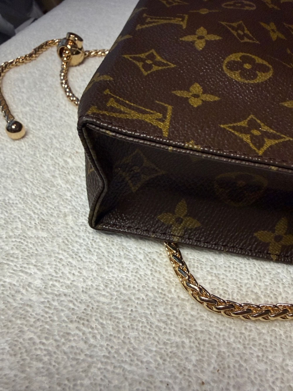 Louis Vuitton Monogram Pochette Toiletry 19 w/crossbody chain and felt insert - Picture 14 of 15